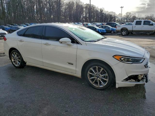 Ford Fusion Se Phev Image 6