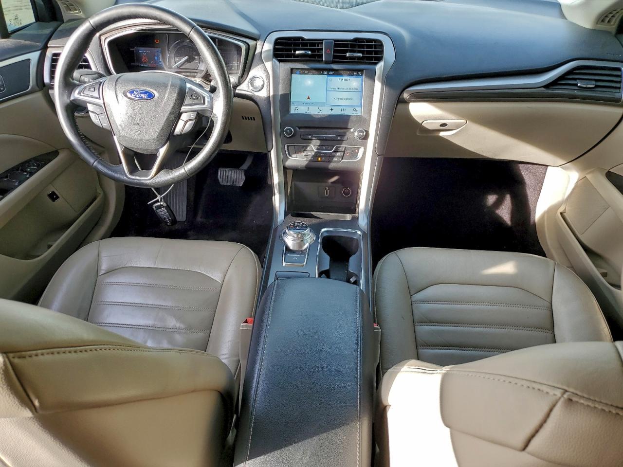 Ford Fusion Se Phev Image 4