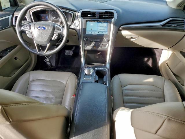 Ford Fusion Se Phev Image 4