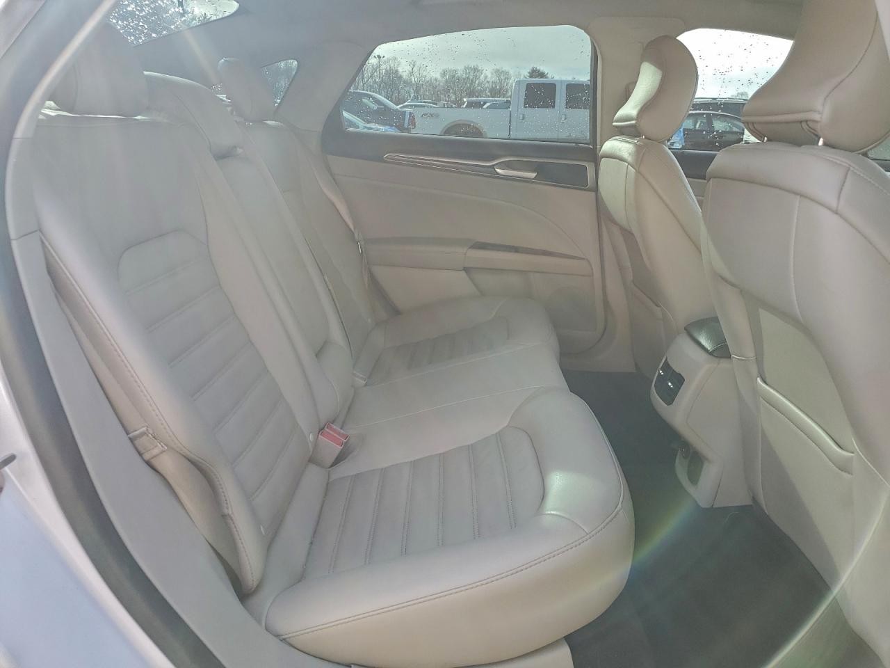 Ford Fusion Se Phev Image 7