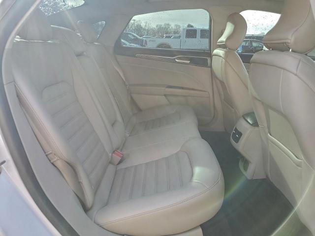 Ford Fusion Se Phev Image 7