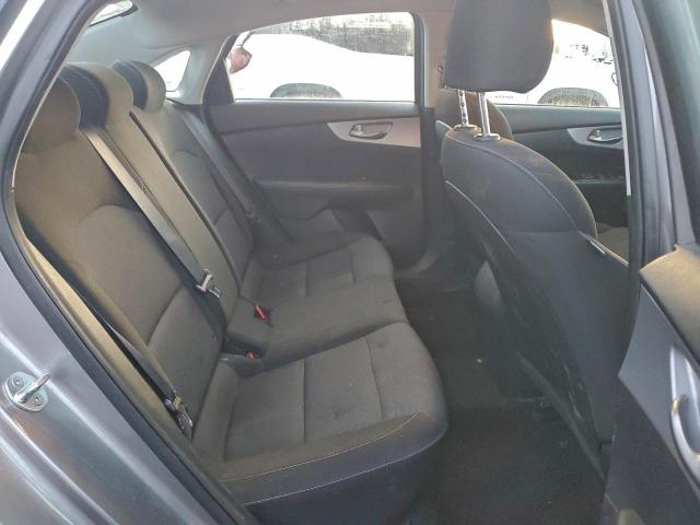 Kia Forte Fe Image 4