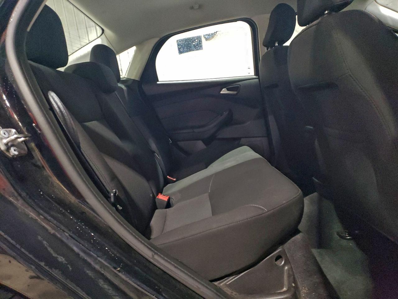 Ford Focus Se Image 12