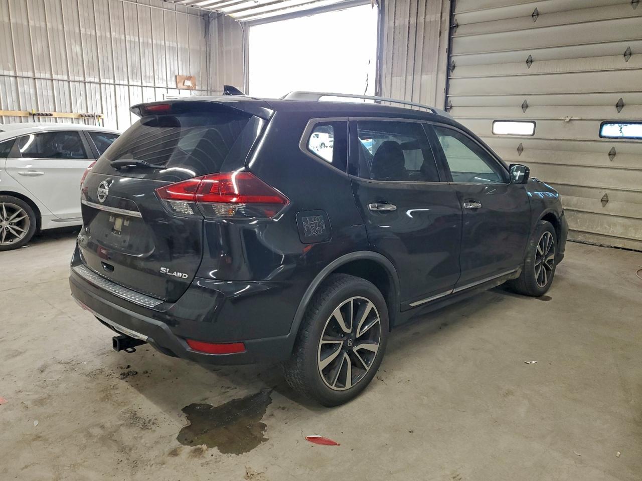 Nissan Rogue S Image 3