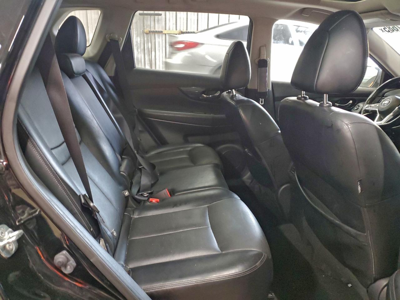 Nissan Rogue S Image 11