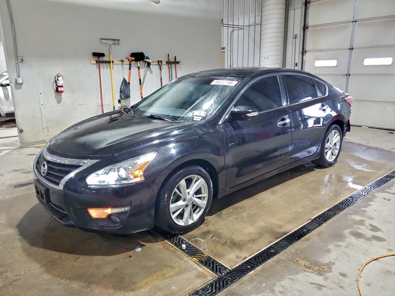 Nissan Altima 2.5 Image 1
