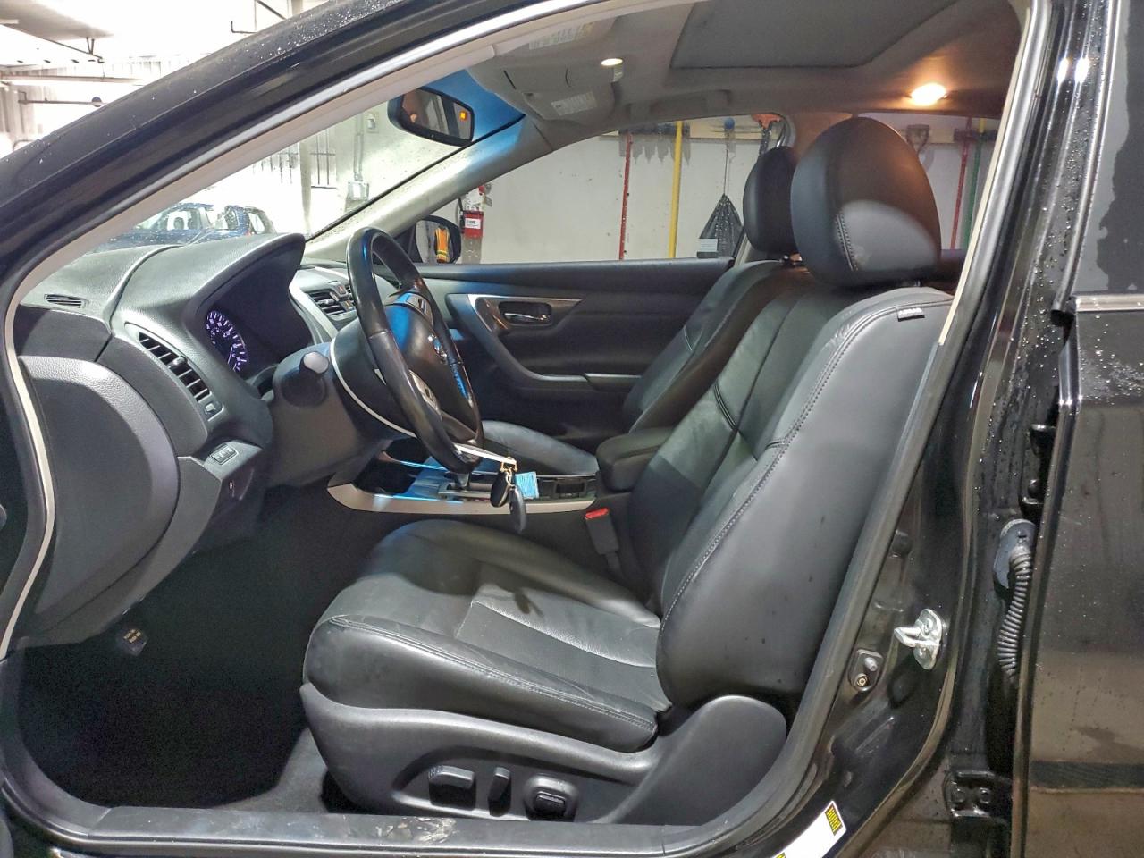 Nissan Altima 2.5 Image 2